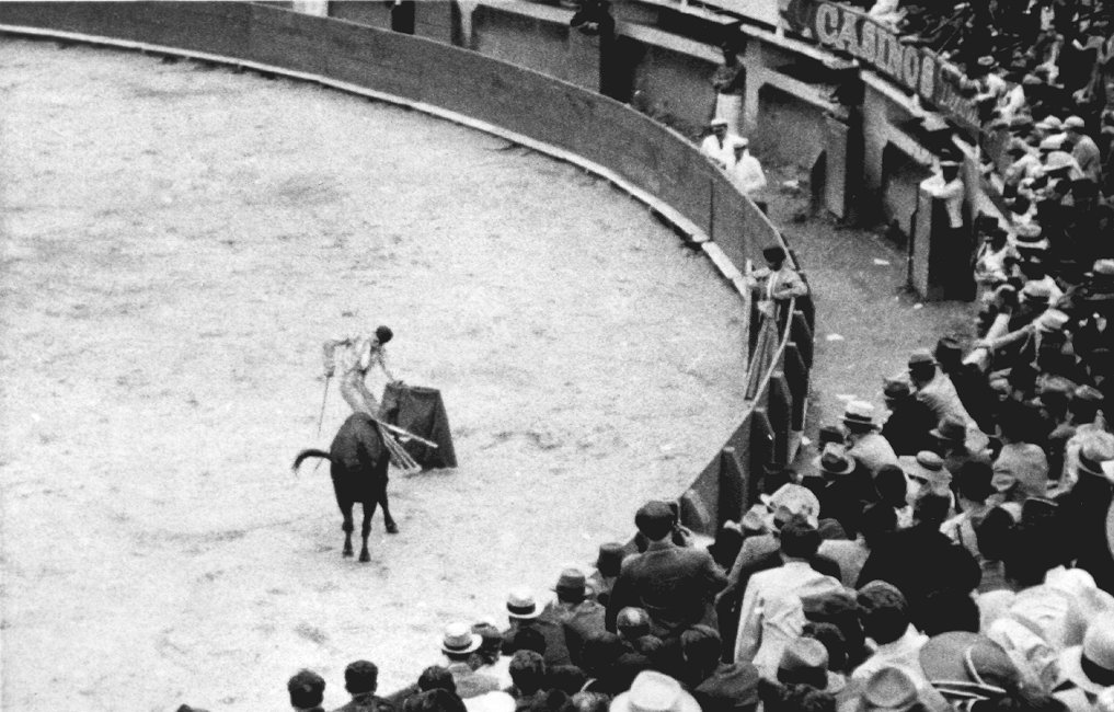 1937_08_15-1-059b-Bullfight-MexicoCity.jpg