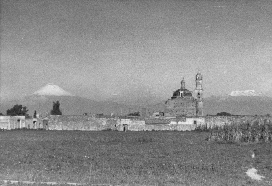 1937_08_18-1-081-PopocatepetlAndPueblaFromSouth.jpg