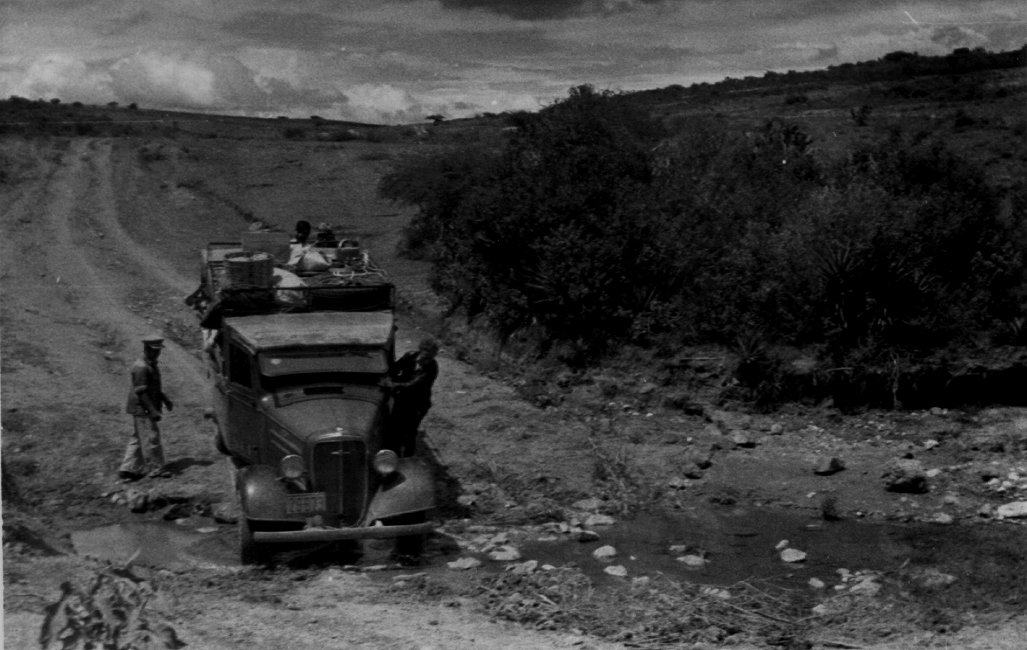 1937_08_20-2-029a-BusToTotolapan.jpg