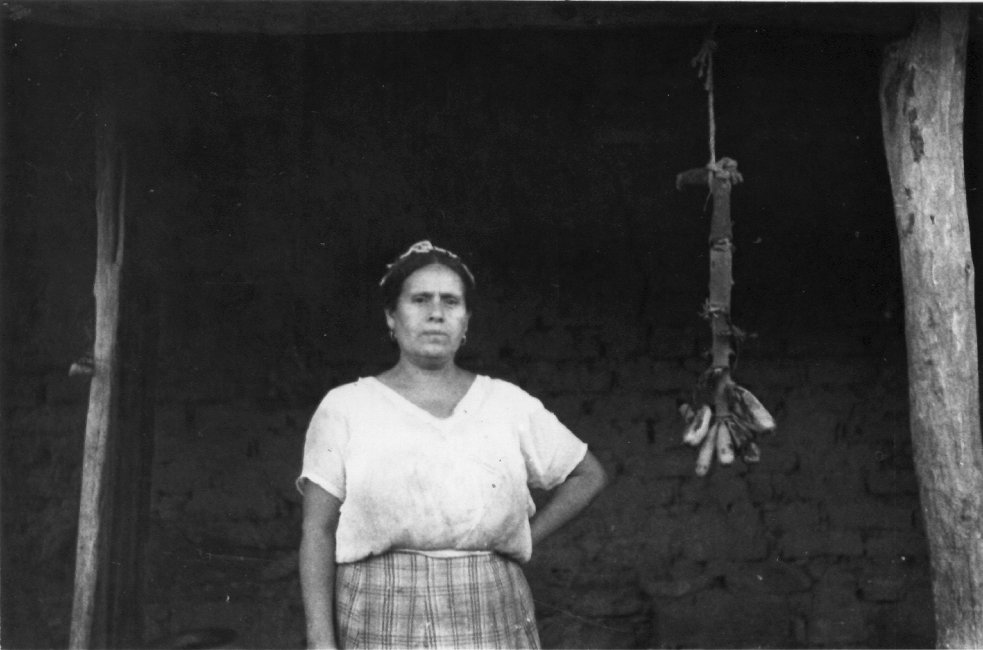 1937_08_20-2-037b-TotolapanInnkeepersWife.jpg