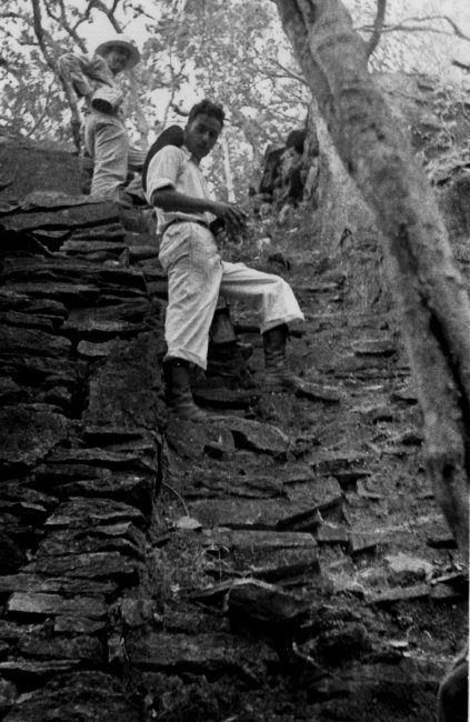1937_08_29-3-013a-ClimbingWall-RuinsAboveTehuantepec.jpg