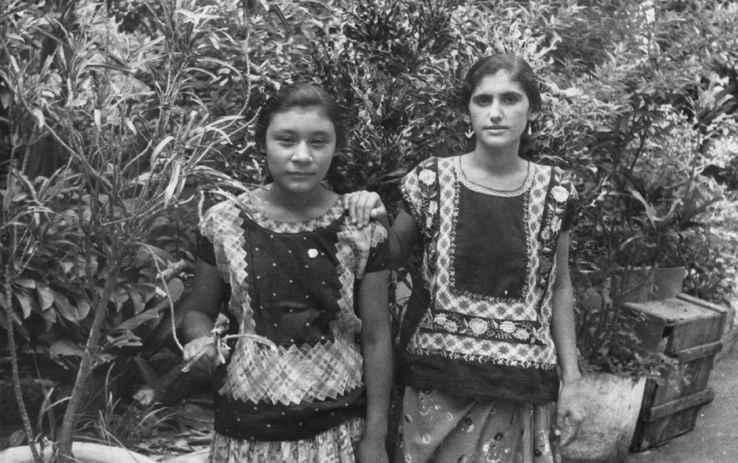 1937_09_01-3-061-TehuanasAureliaMartinezAndJuliaCurioca.jpg