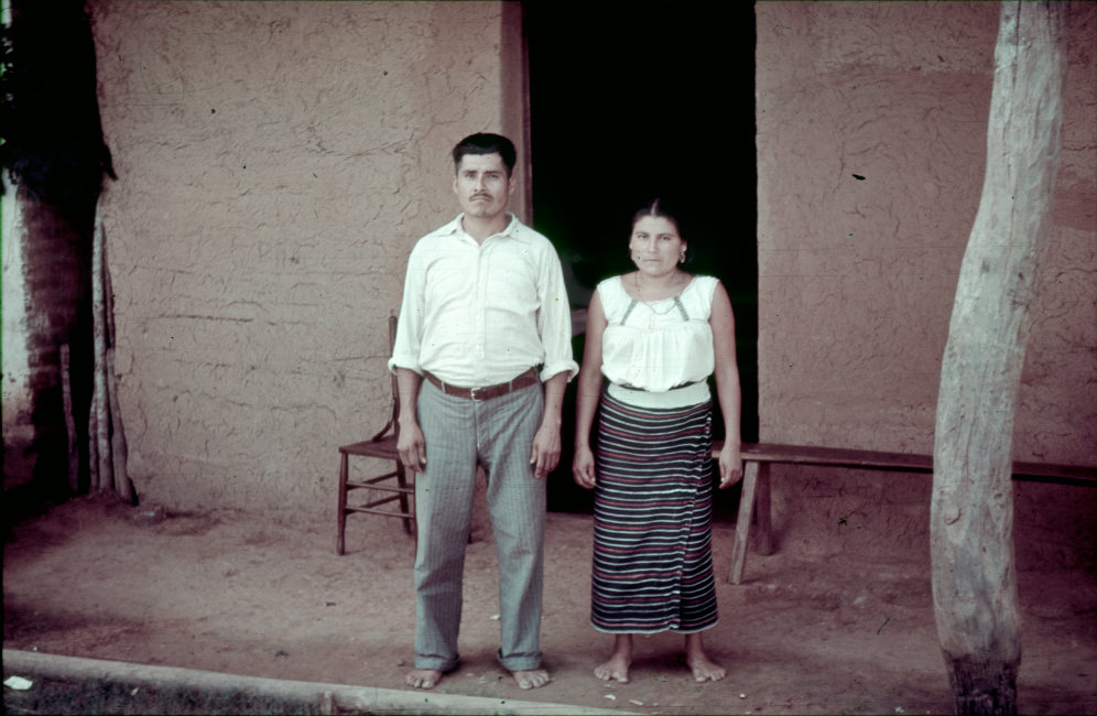 1937_09_04-031-PresidenteAndWife-Oteapan.jpg