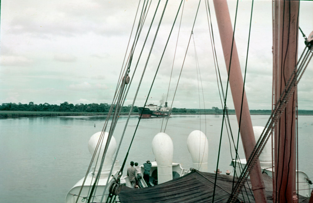 1937_09_09-039-SSCananovaOnCoatzacoalcosRiver.jpg
