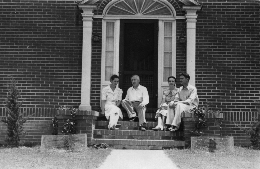 1937_08_07-1-001b-Martha-Emil-Stanleys.jpg