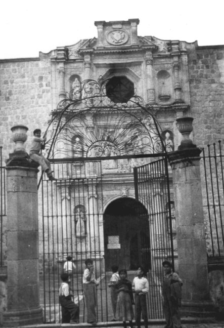 1937_08_19-1-103a-BoysAndGate-Oaxaca.jpg