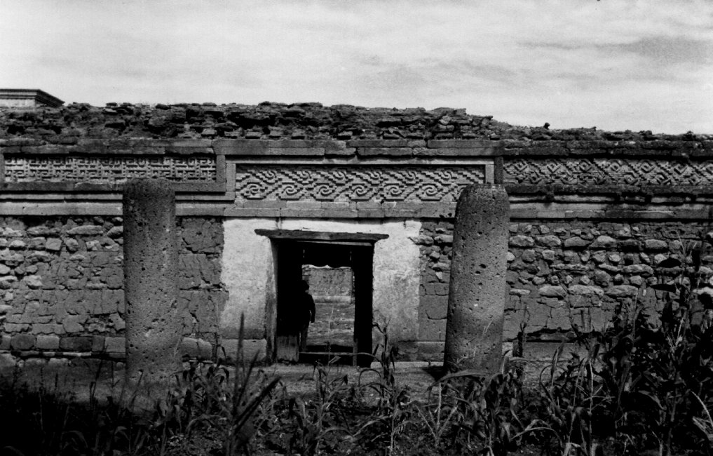 1937_08_20-2-019a-Mitla.jpg