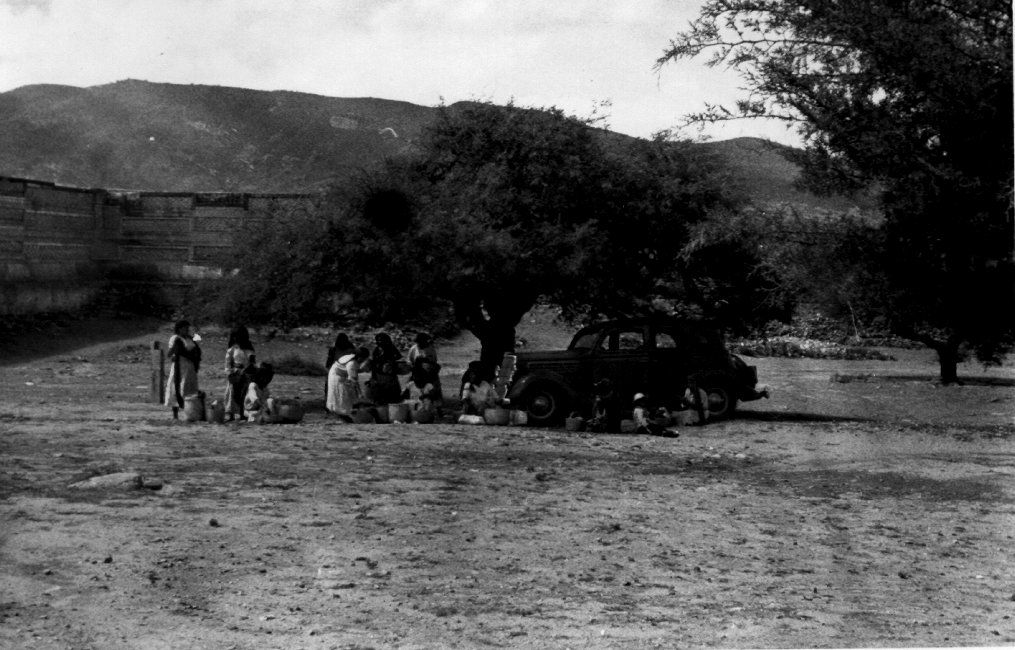 1937_08_20-2-021b-Mitla.jpg