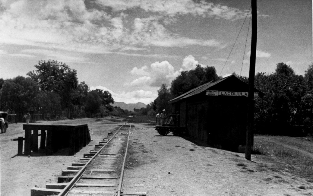 1937_08_20-2-023b-TlacolulaRRStation.jpg