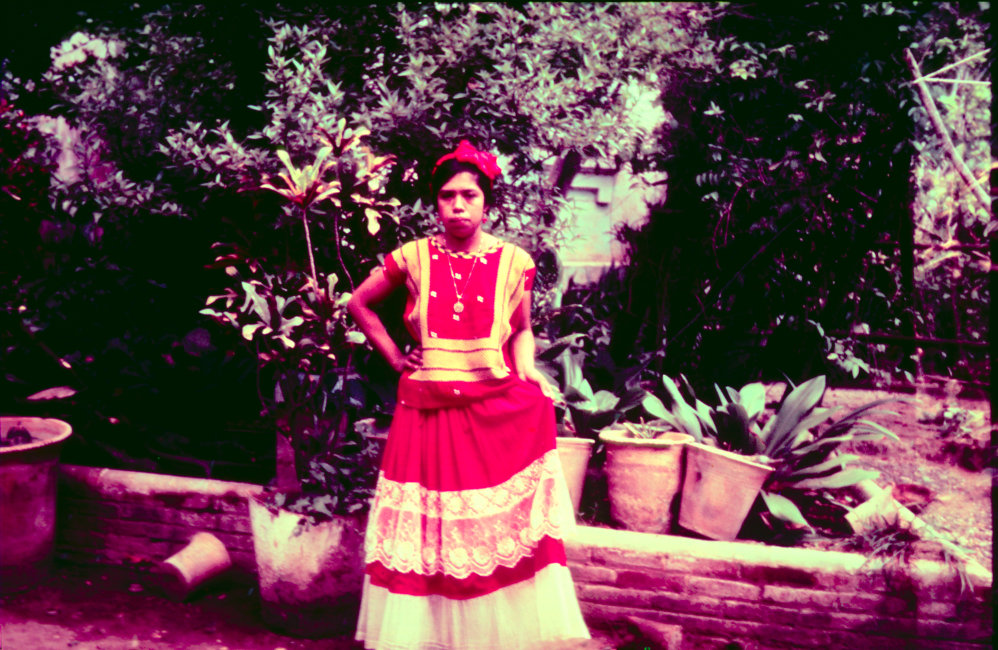 1937_09_01-005-AlfonsaMargaAtDonaJosefaHome-Tehuantepec.jpg