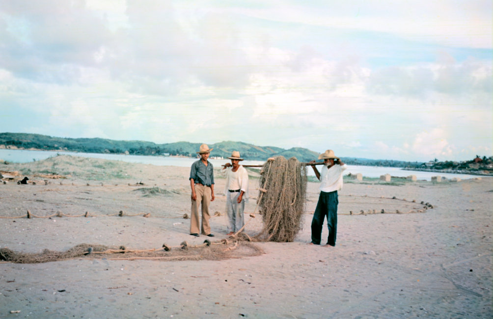 1937_09_03-014-Fishermen-PuertoMexico-Evening.jpg
