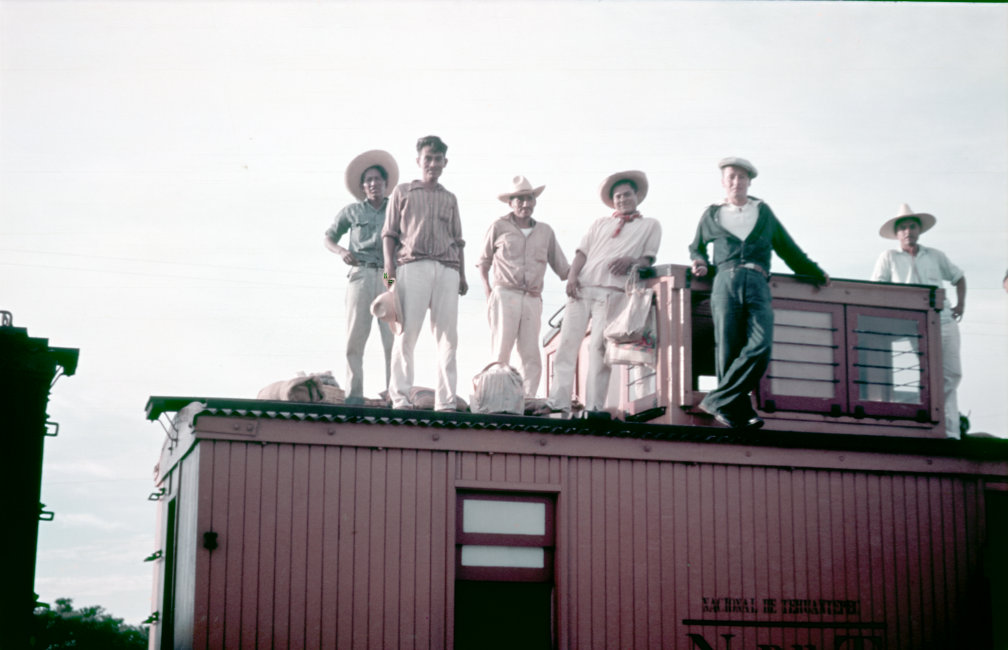 1937_09_04-017-Hibueras-OnTehuantepecRailroad.jpg