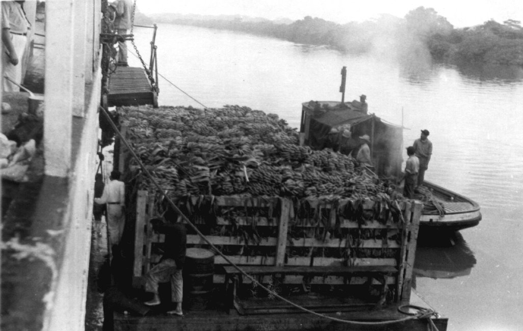 1937_09_09-4-043a-LoadingBananas-CoatzacoalcosRiver.jpg