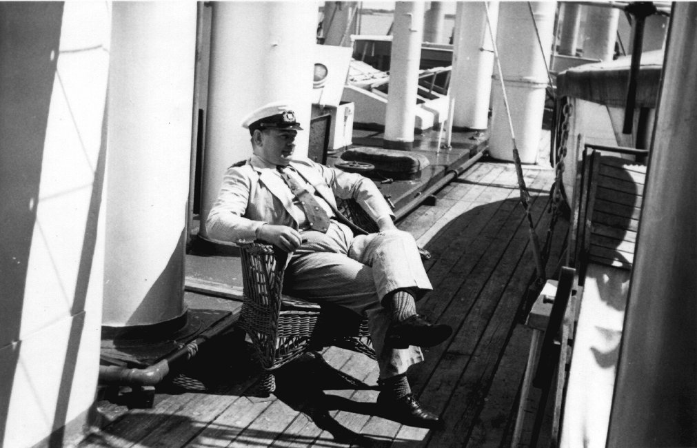 1937_09_10-4-063a-CaptainWetta-SSCananova-AtSea.jpg