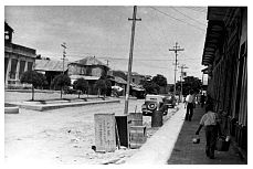 1937_09_03-3-129b-StreetWithAutos-Coatzacoalcos.jpg